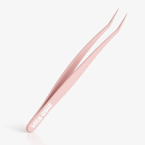 Pink curved non-stick precision lash cluster tweezers by Wyld Chics